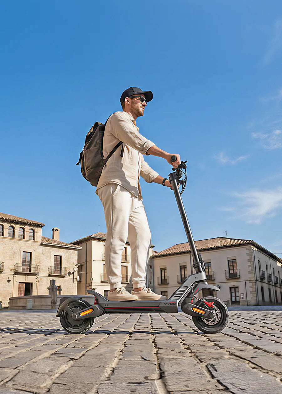 ENGWE Y700 Electric Scooter